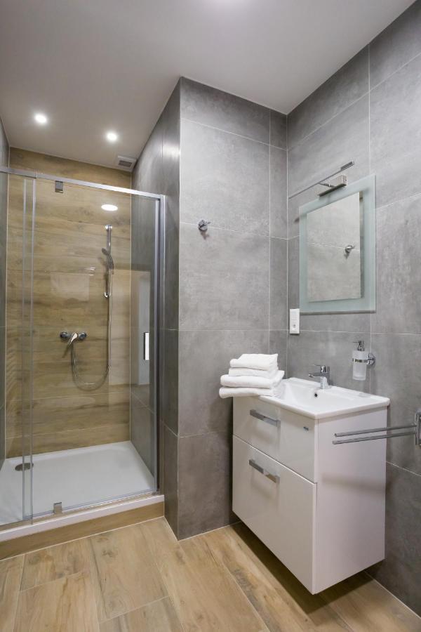 Luxusni Velky Apartman S Terasou V Centru Litomysle Exterior photo