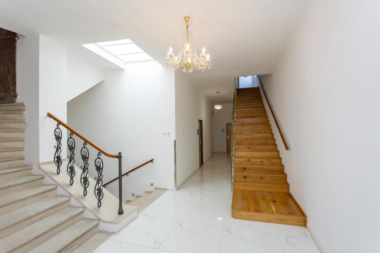 Luxusni Velky Apartman S Terasou V Centru Litomysle Exterior photo